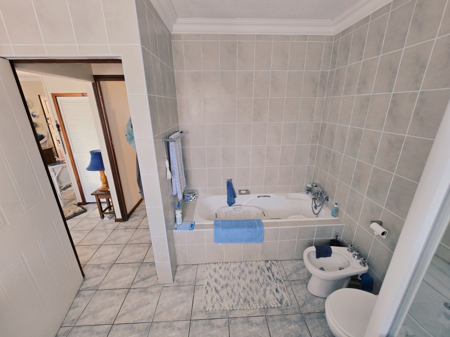 3 Bedroom Property for Sale in Dormehls Drift Western Cape